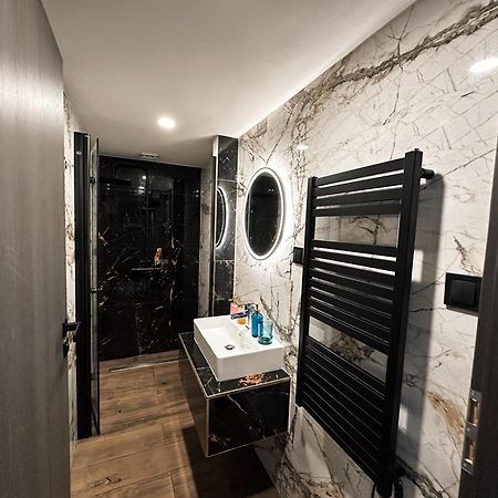 Grand Viceroy Apartments - Gothic Tower View Prag Dış mekan fotoğraf