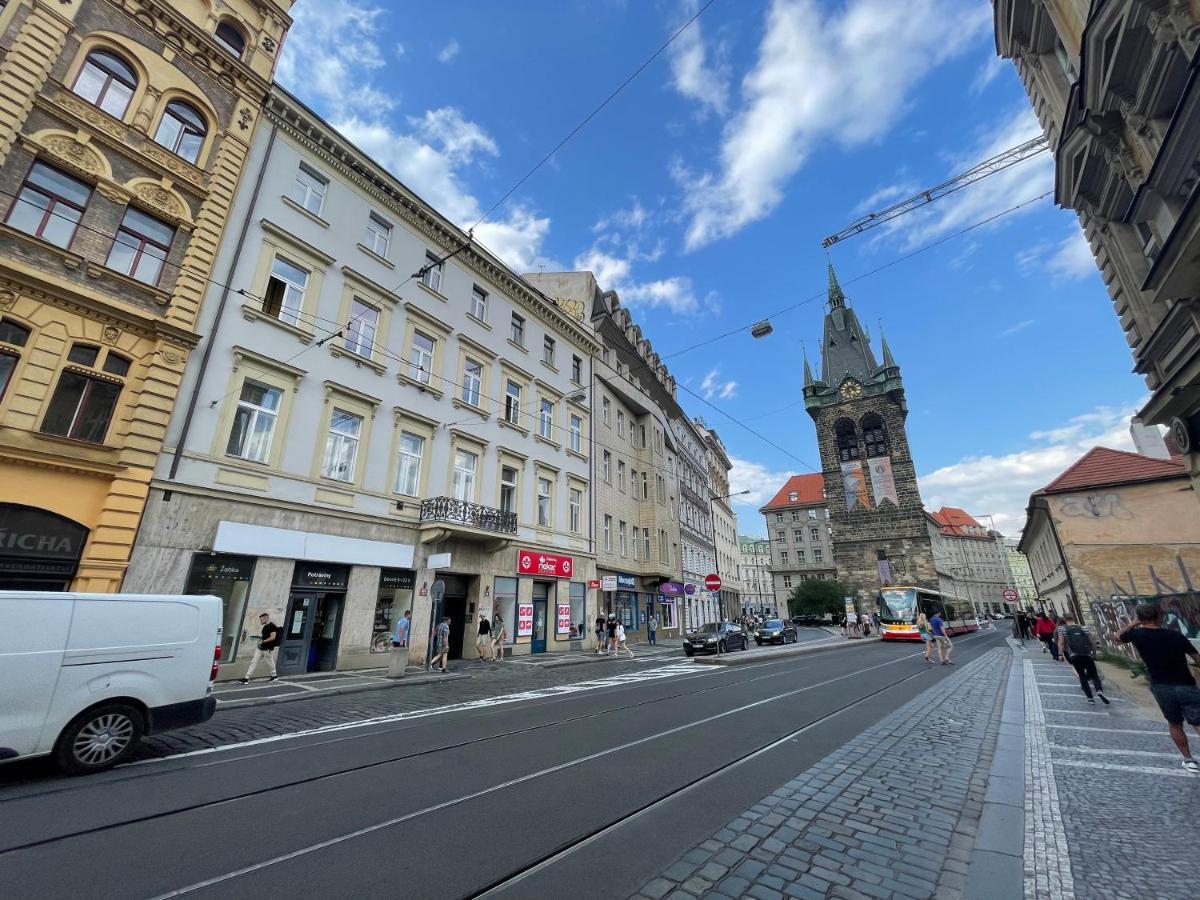 Grand Viceroy Apartments - Gothic Tower View Prag Dış mekan fotoğraf