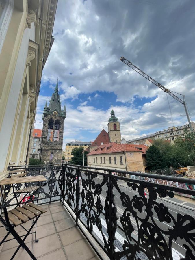 Grand Viceroy Apartments - Gothic Tower View Prag Dış mekan fotoğraf